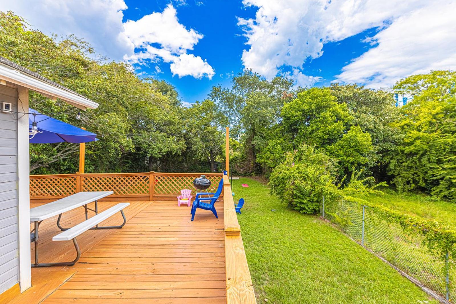 Gorgeous Centrally Located Ocean View 2 King, Huge Private Yard & Deck, Firepit, Bbq, & Game Tables Миртл-Бич Экстерьер фото